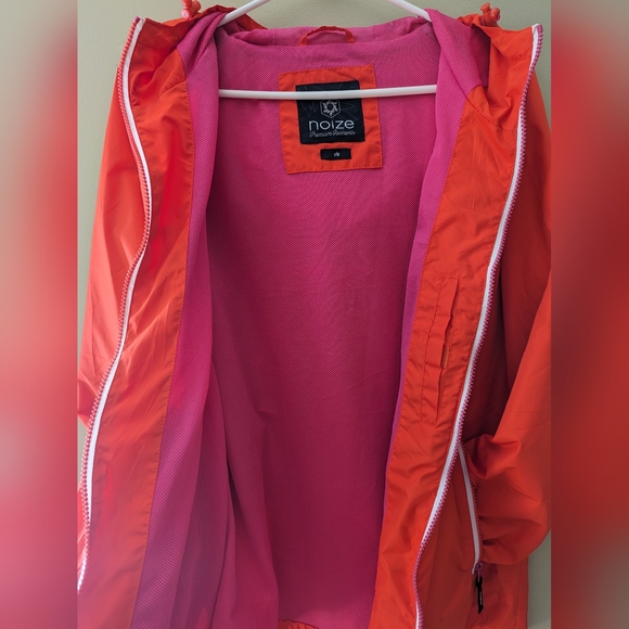 Windbreaker - Picture 3 of 4